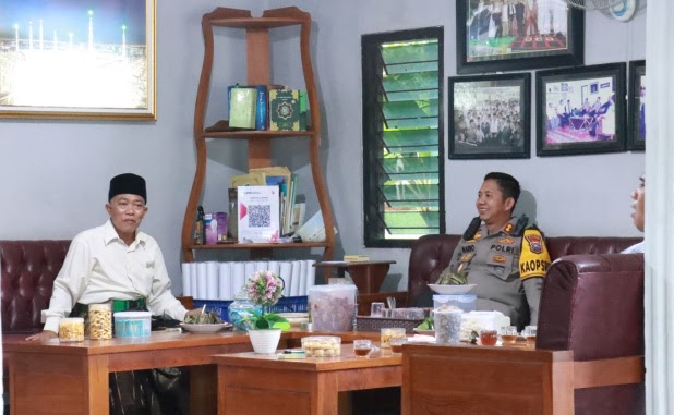 Momen Lebaran, Kapolres Bojonegoro Silaturahmi Dengan Tokoh Agama