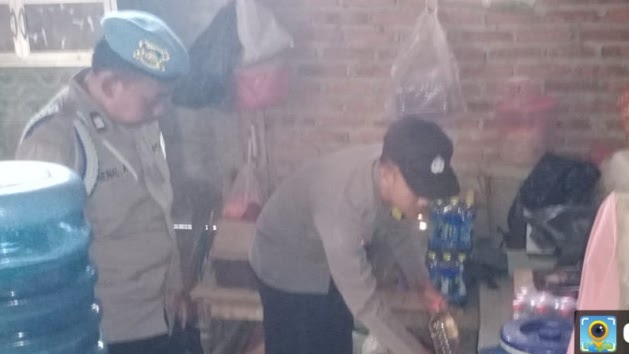 Polsek Gondang Kembali Amankan Miras Dari Warung Milik Warga