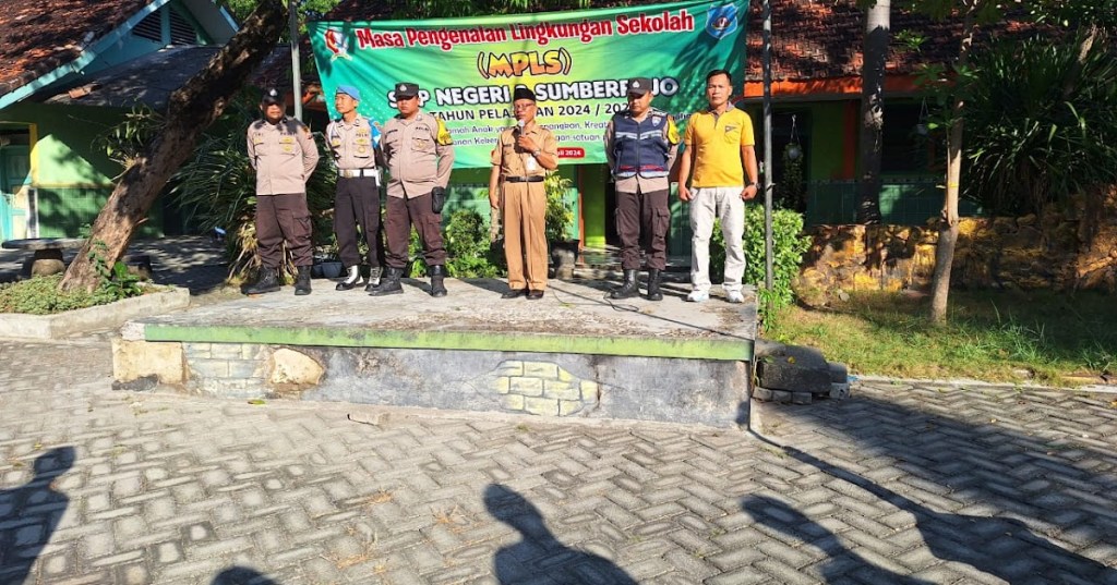 Polsek Sumberrejo Berikan Materi di SMPN 2 Sumberejo Tentang Sikap Disiplin dan Karakter Siswa