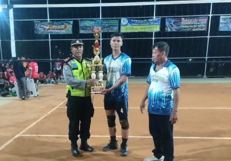 Kapolsek Sumberrejo Serahkan Hadiah Utama Forpimka CUP 2024
