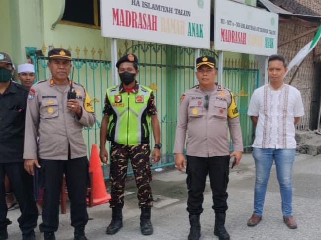 Mensesneg Kunjungi Ponpes At Tanwir Talun, Polsek Sumberrejo dan Banser Lakukan Pengamanan